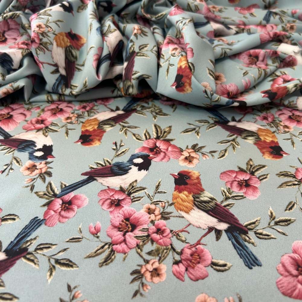 Tecido Estampado Viscoseda Pássaros e Flores Bordadas