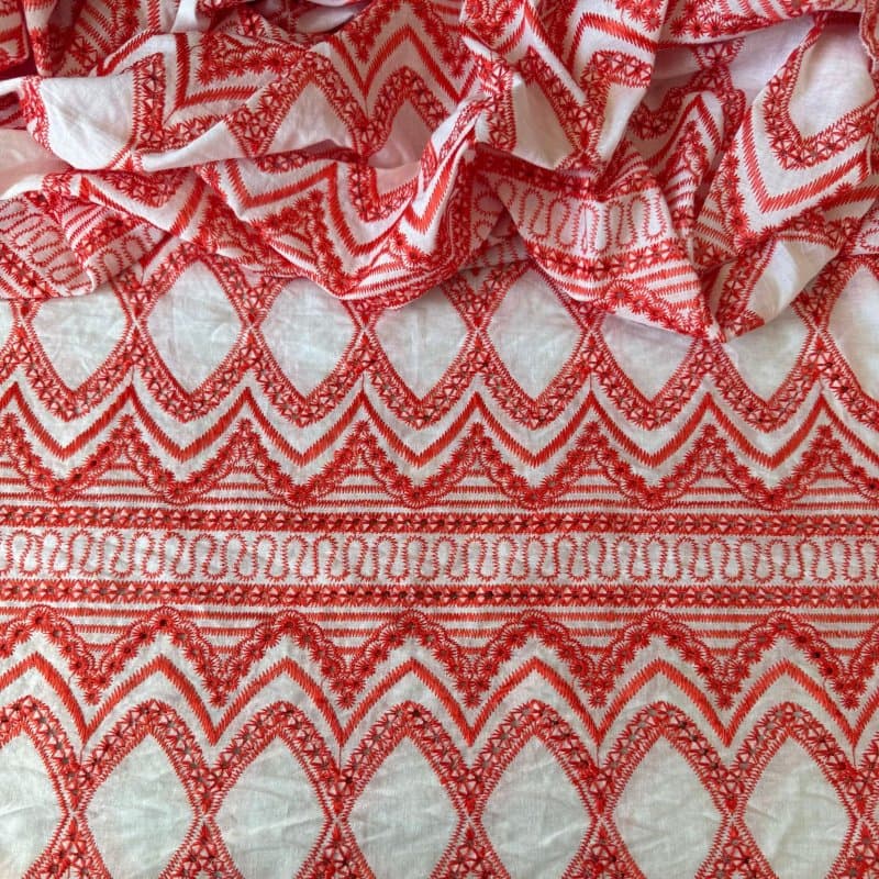 Tecido Laise Bordada Bi Color - Branco e Coral LIVE