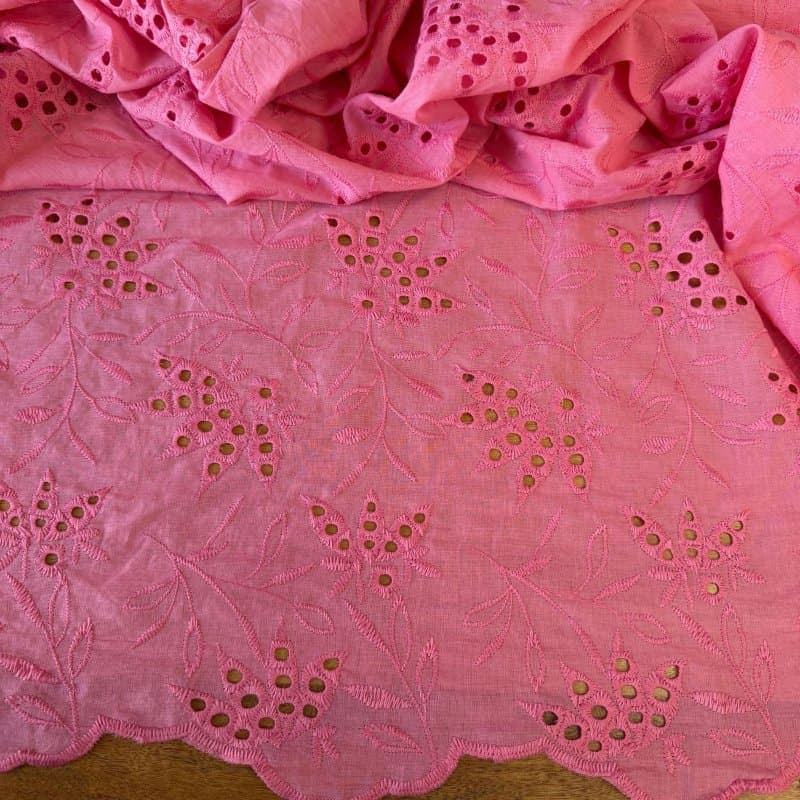 Tecido Laise Bordada Folhagem Rosa- LIVE