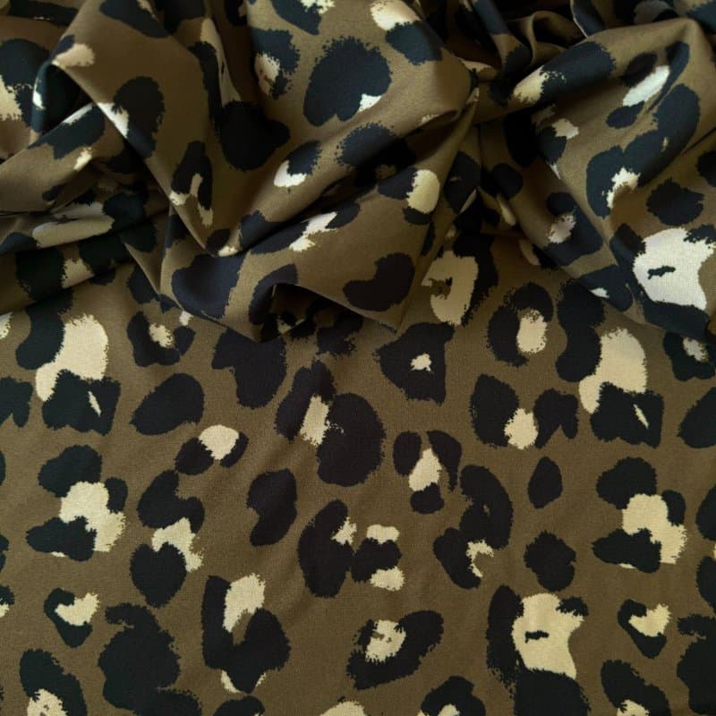 Tecido Estampado Viscoseda Animal Print OnÃ§a Verde - Atacado