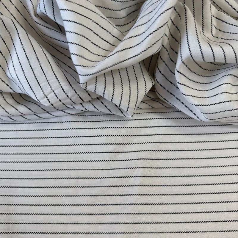 Tecido Viscose 100% - Listrada White LIVE