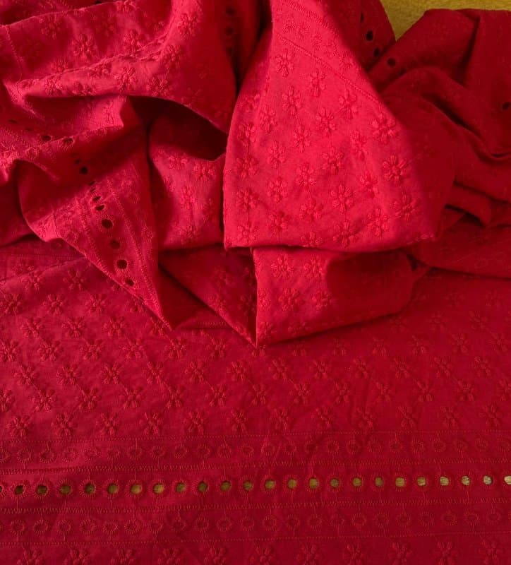 Tecido Laise Bordada Vermelho - LIVE 