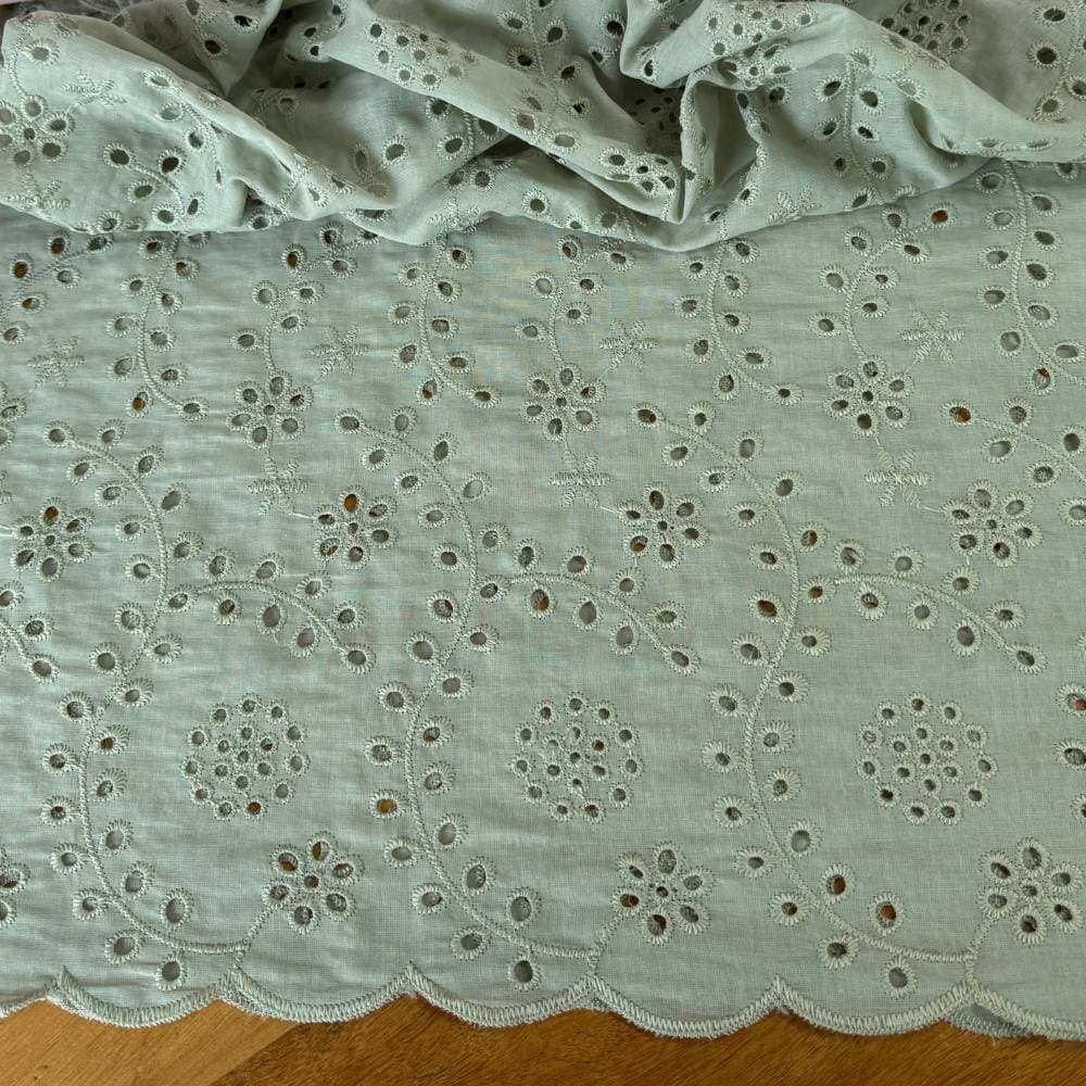 Tecido Laise de Algodão Bordado - Verde Erva Doce