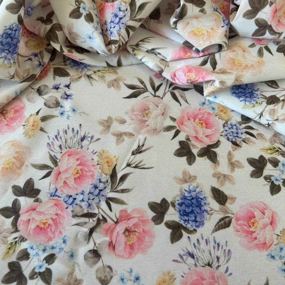 Tecido Estampado Viscoseda Floral de Peônias e Hortênsias