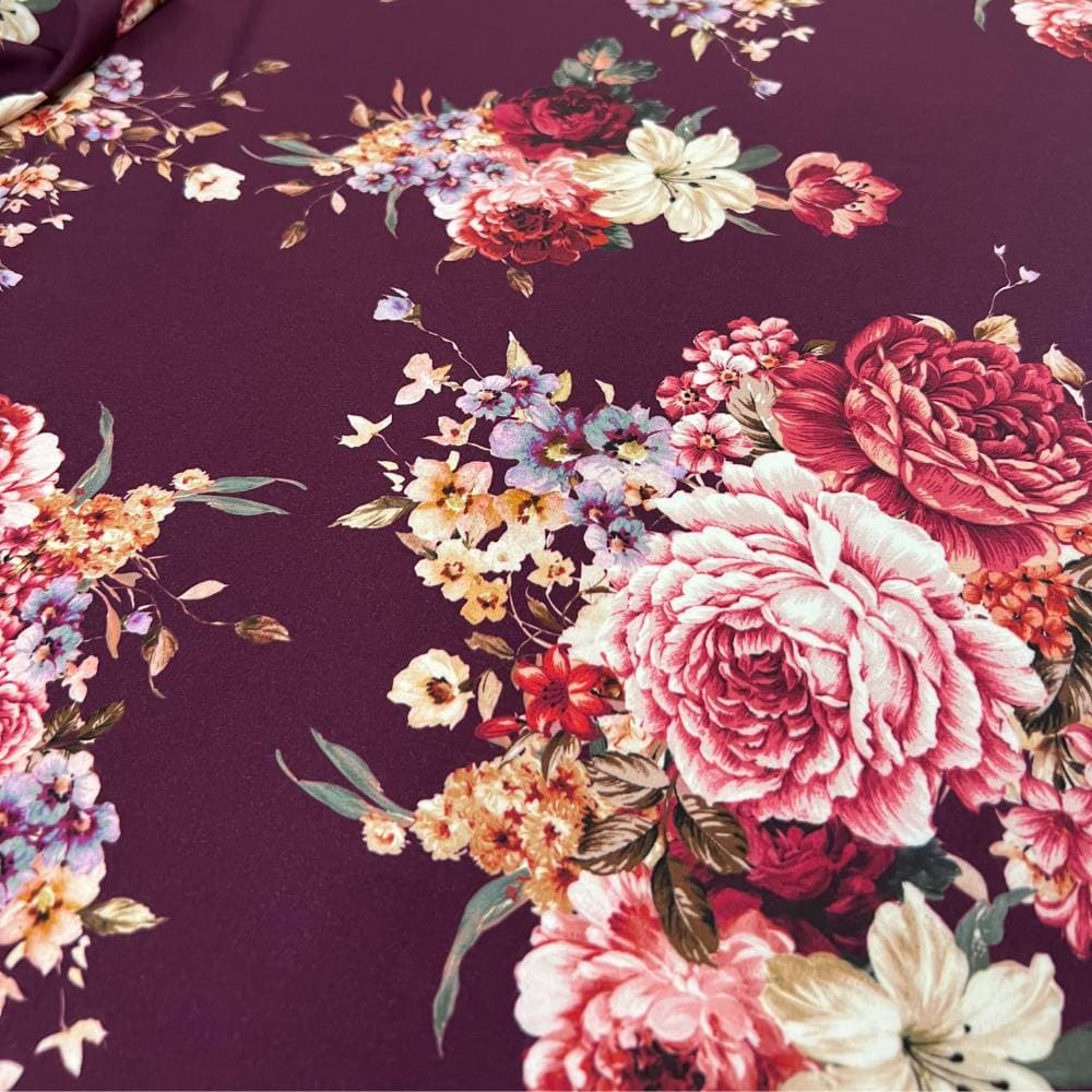 Tecido Estampado Viscoseda flores de vinho - Atacado