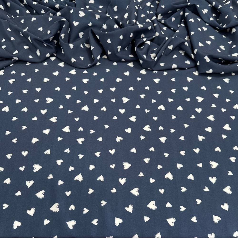 Tecido Estampado Viscoseda coração azul e branco - Atacado