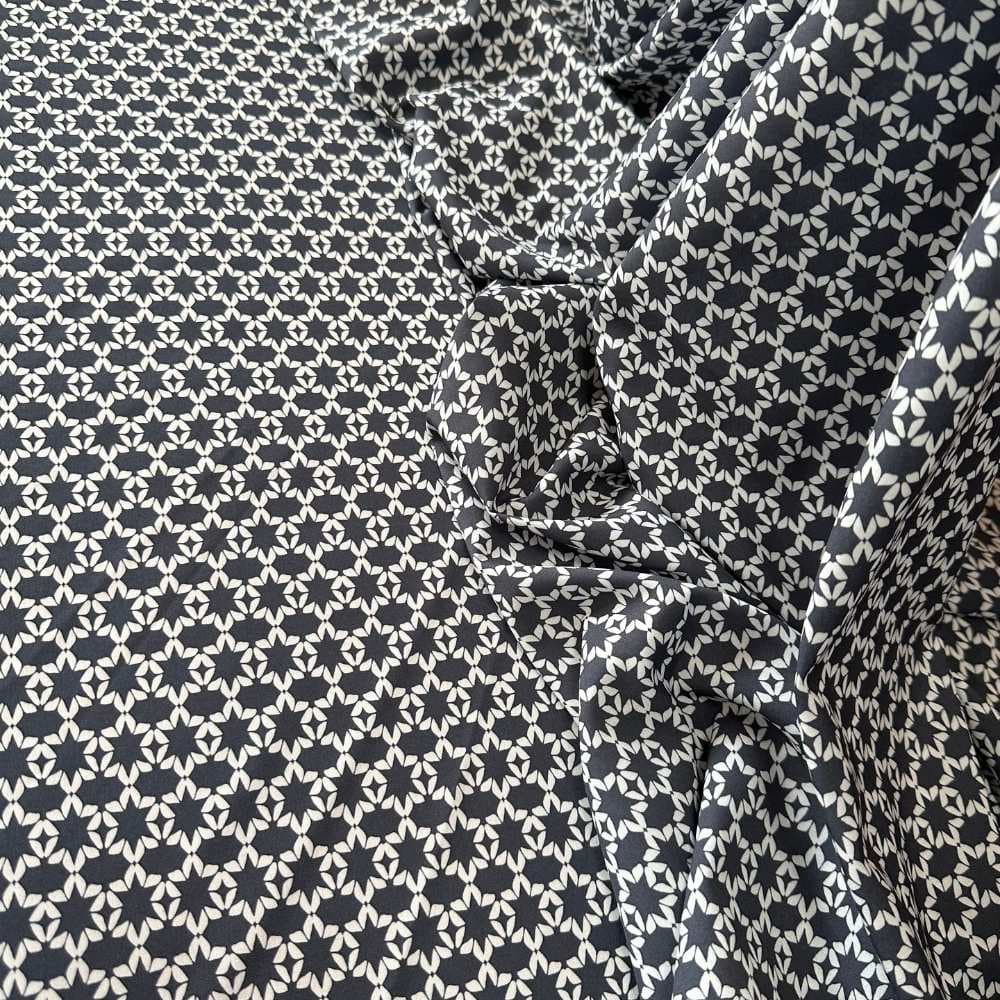 Tecido Estampado Viscoseda Padrões Geométricos P&B - Atacado