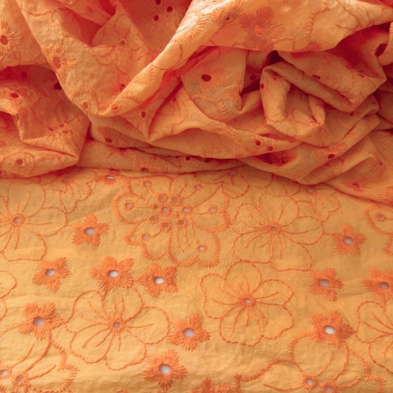 Tecido Laise Bordada Floral Laranja- LIVE