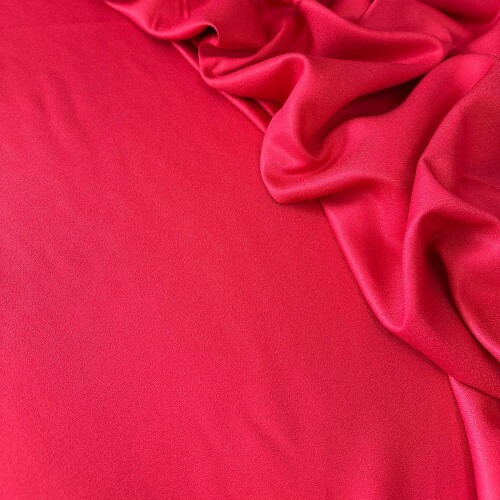  Tecido Viscose Supreme Lisa Vermelho